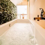 Melos House - Charming With Jacuzzi In The Heart Of The Perfect For Memorable Summer Experiences By Mana Gers Lejlighed