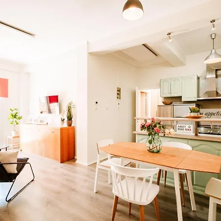 Melos House Apartment *
